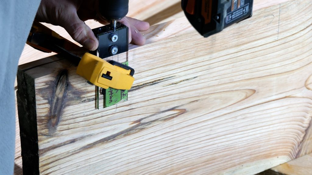 How to Make a Rustic Table with Epoxy Resin - Drill Dowels