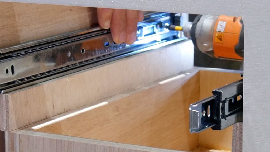 DIY Base Cabinet with Drawers_drawer slide screws