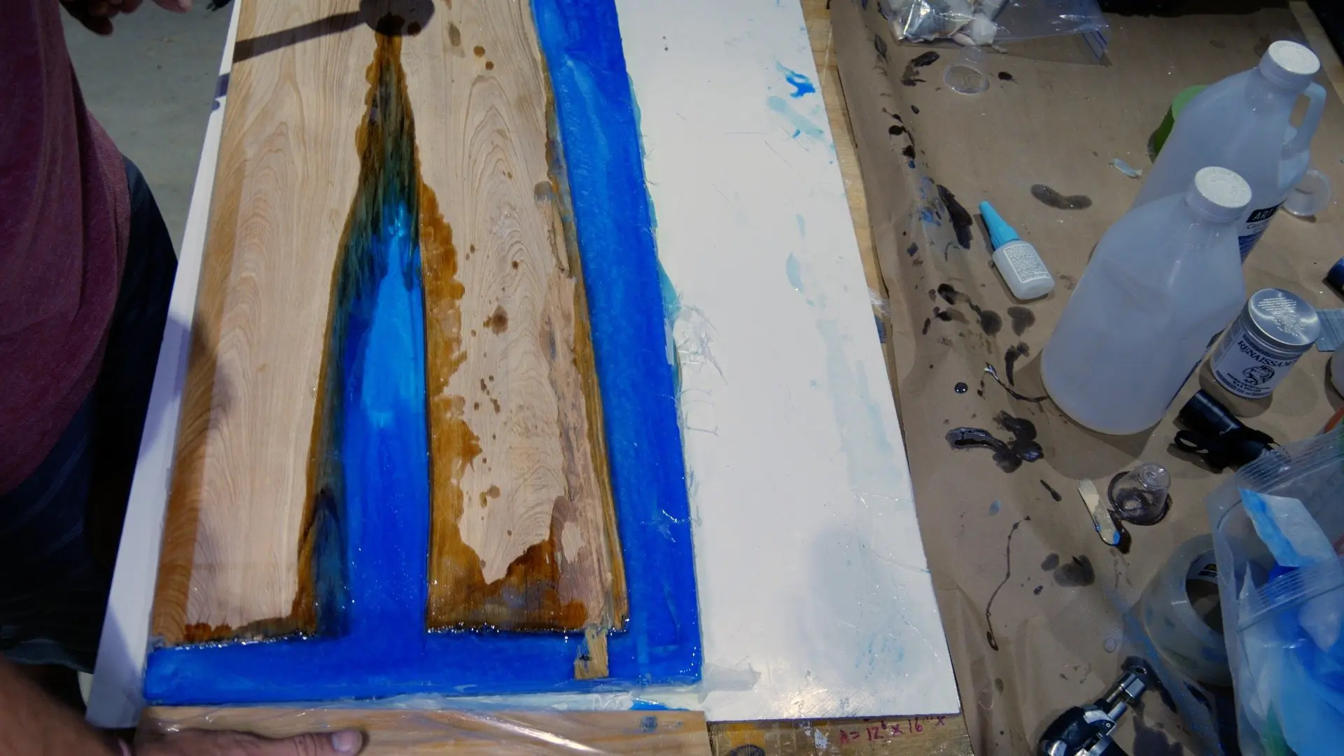 how to make wood and resin wall art that glows - remove resin art end from mold