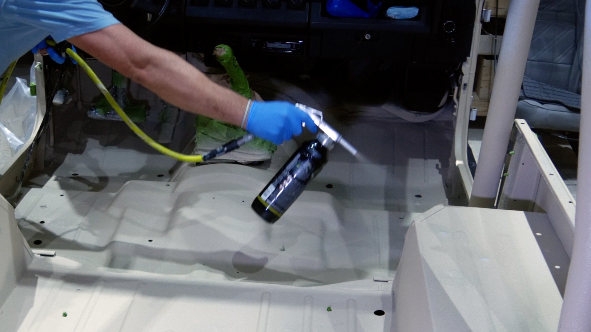 how to spray bed liner in a jeep wrangler interior_second coat