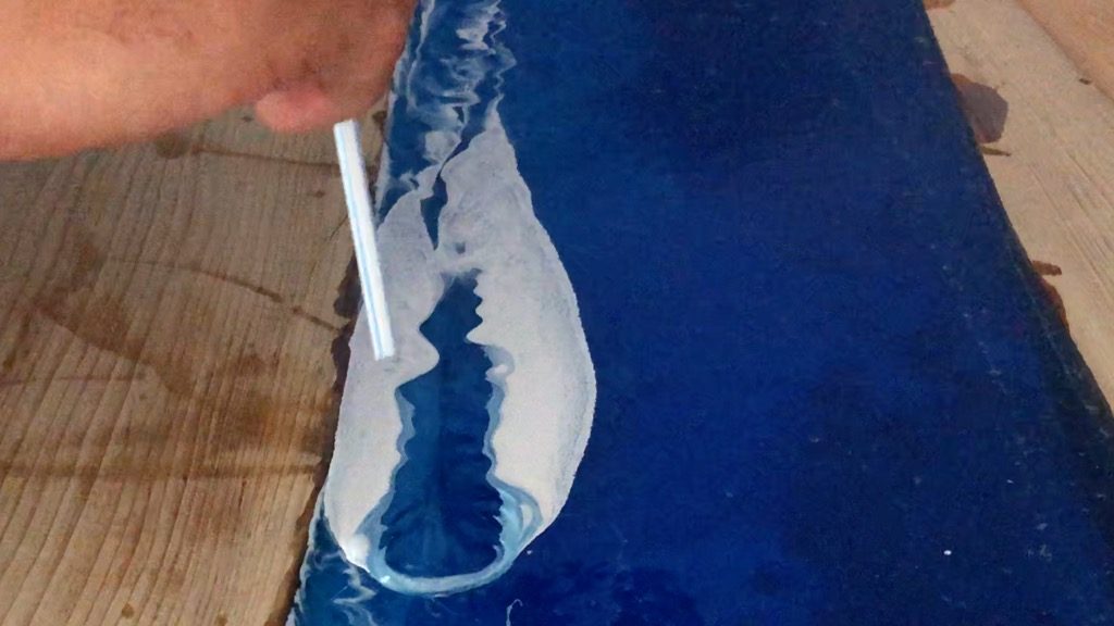 use straw to move resin alcohol ink
