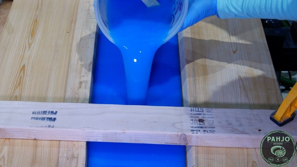 blue epoxy glow in the dark resin pour