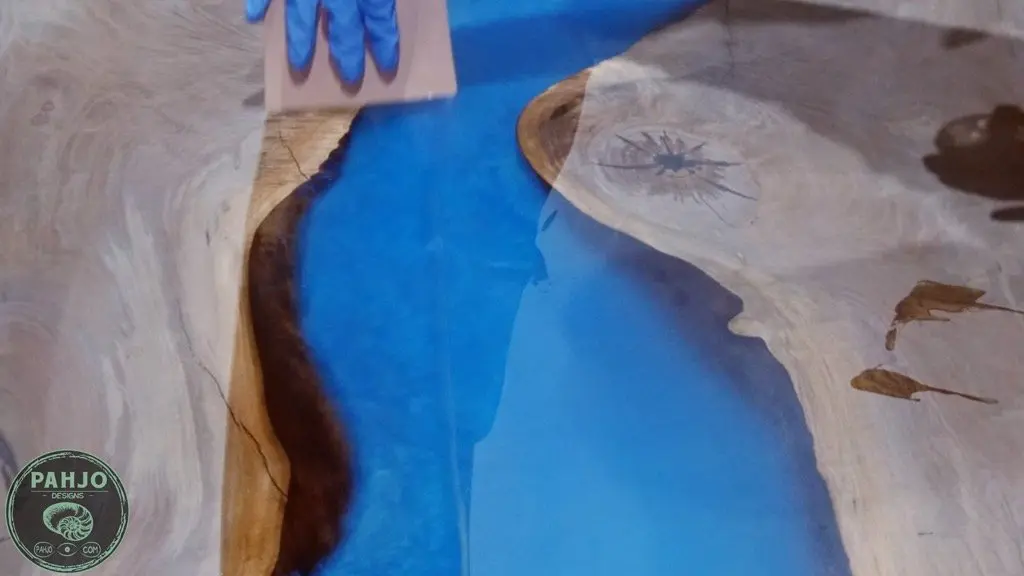apply rubio monocoat to an epoxy river table