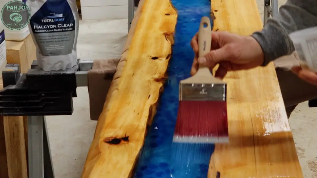apply varnish to epoxy wood table