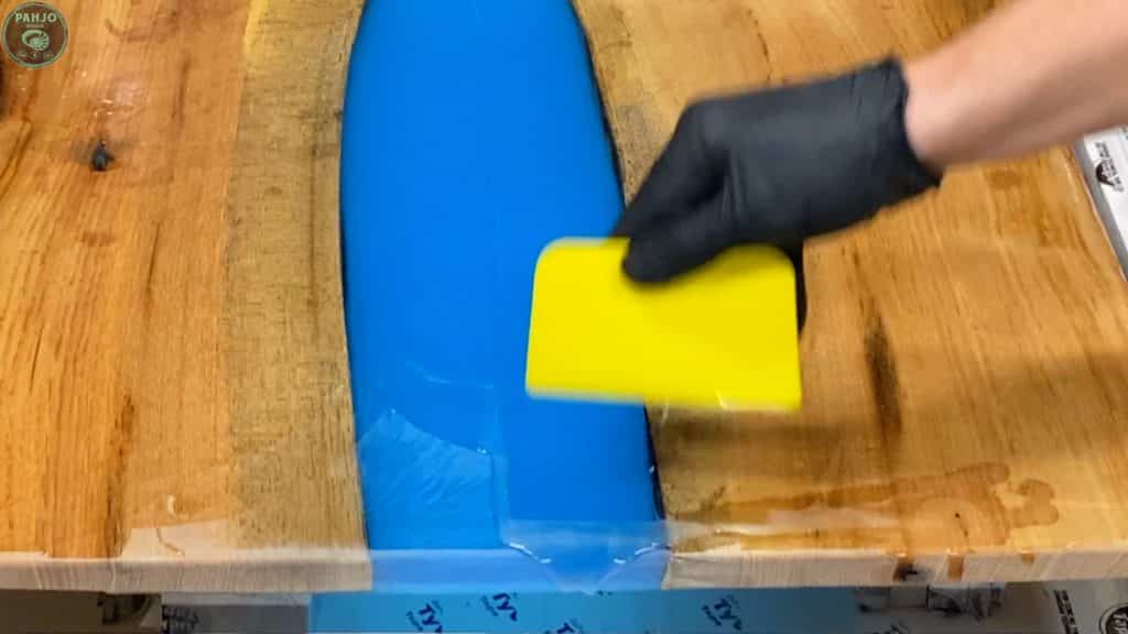 How to Finish a Coffee Table with Epoxy Resin